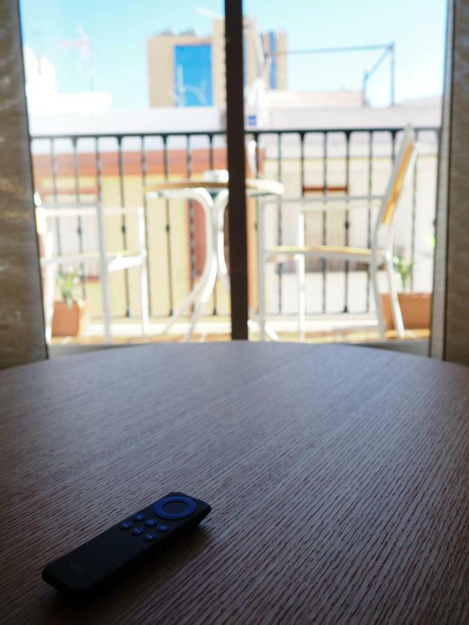Los Boliches Wifi 300 M Playa Beach フエンヒロラ エクステリア 写真